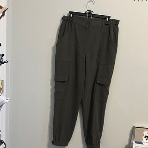 Max Studio Dark Green Ankle Cargo Pants